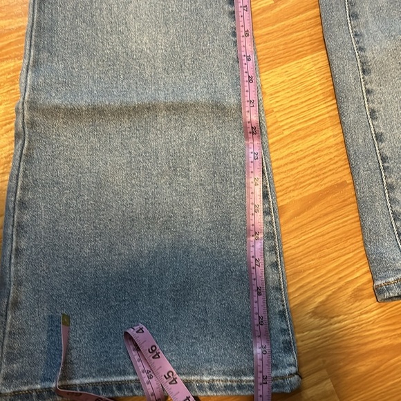 High-rise flare jeans - Picture 5 of 6